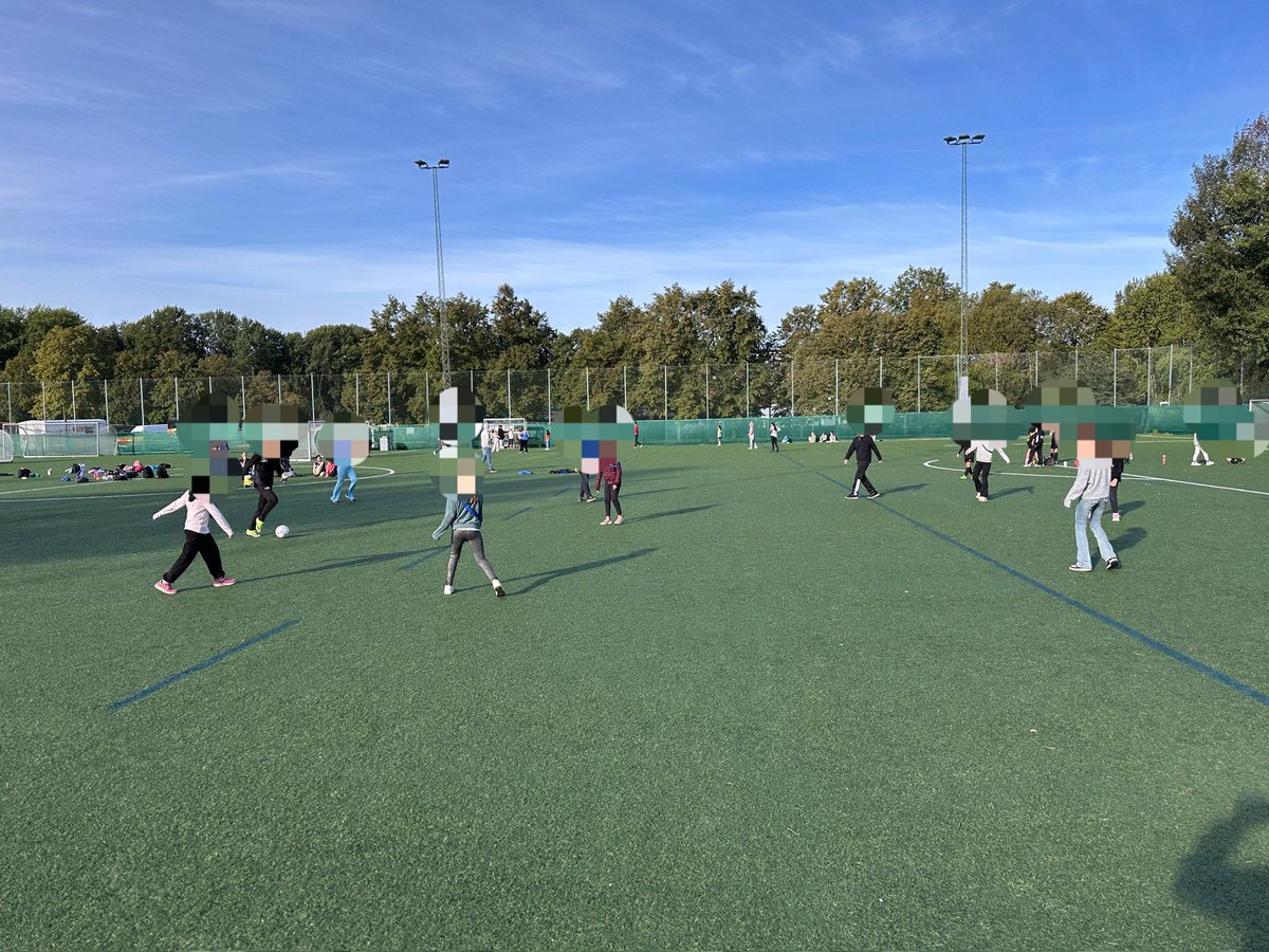 Adam Becker tweet media