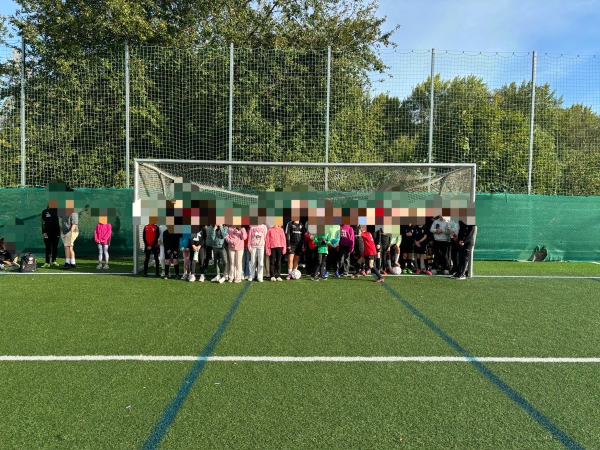 Adam Becker tweet media