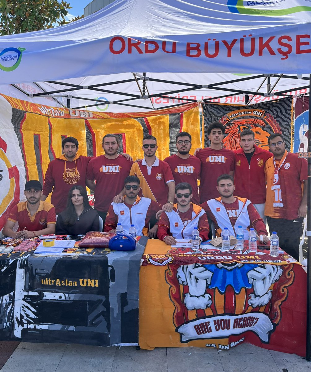 STANT GÜNLÜKLERİ | Standımızın ikinci ve son gününde  Cumhuriyet Yerleşkesi Fen-Edebiyat Fakültesi yanındayız. Aramıza katılmak isteyen Galatasaraylı kardeşlerimizi standımıza  bekliyoruz.

#ultrAslanUNI #uAUNIOrdu