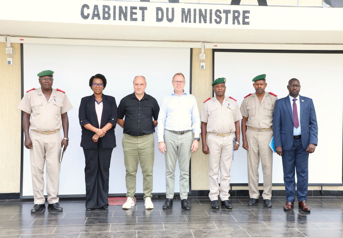 Le 24/9/25 à Bujumbura, <a href="/MdnacBi/">MDNAC Burundi</a> Mme M. Chantal Nijimbere a reçu en audience une délégation de <a href="/UNITAR/">UNITAR</a> en visite de travail au Burundi depuis le 22/9/2025. Ils ont échangé sur la coopération en matière de formation surtout le renforcement des capacités pour la marine burundaise.