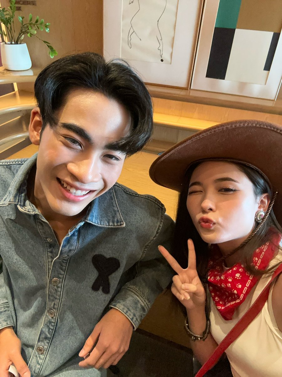 qrraofficial's tweet image. มางานละเจอพี่ดาราทั้ง3 #RearrangeTheSeries