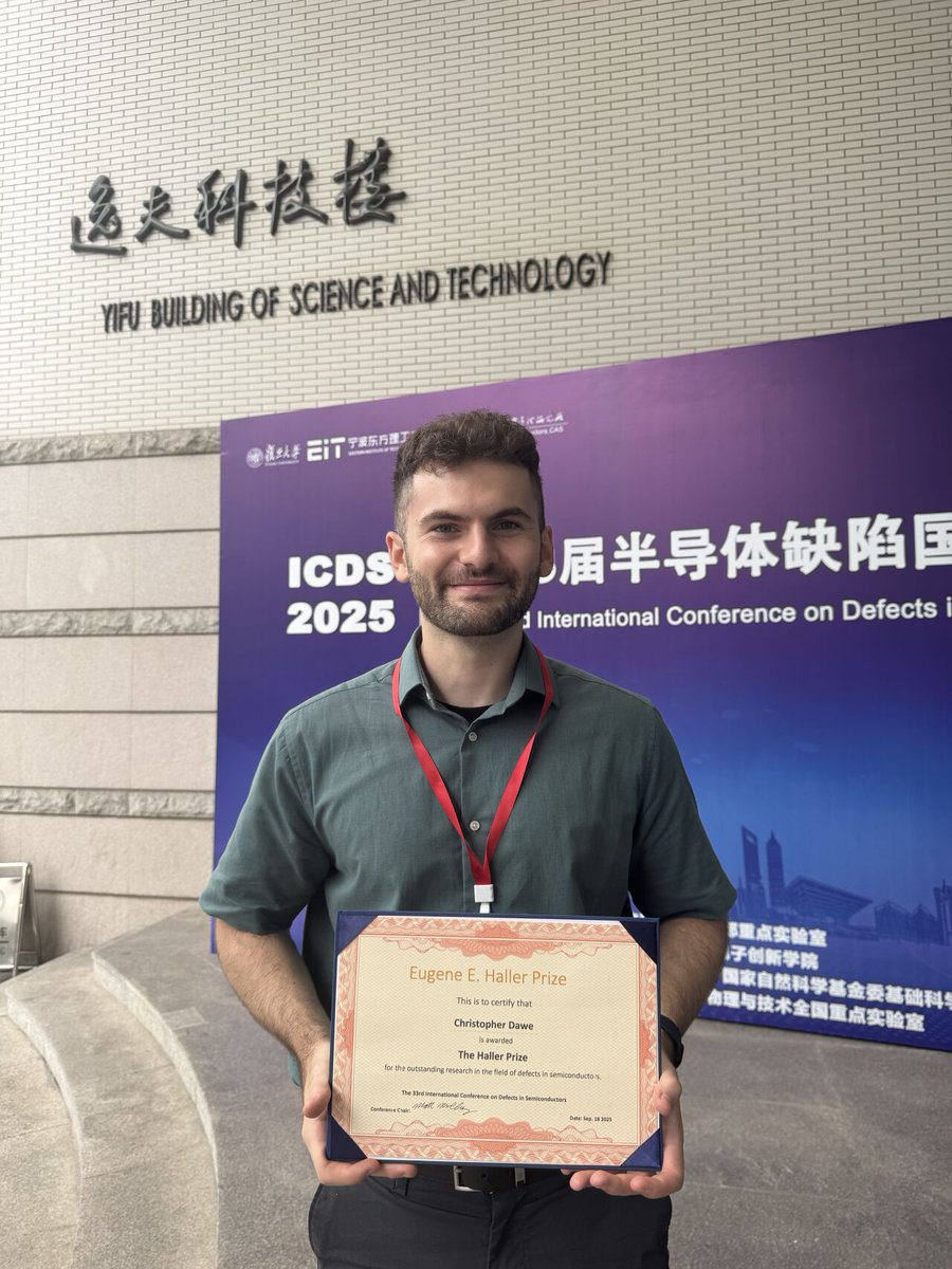 EPSRC CDT in Compound Semiconductor Manufacturing tweet media