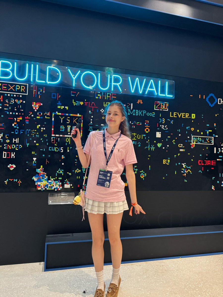 liluiris's tweet photo. Hello from Seoul 💜 #KBW2025 https://t.co/xPuKtaAwvU