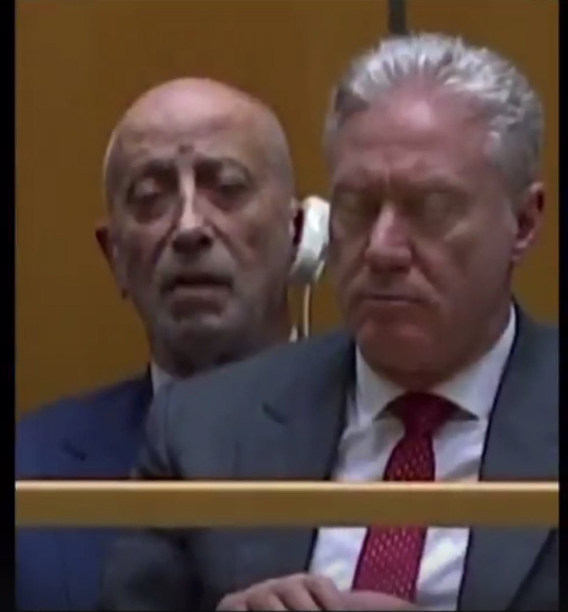 NathalyAndraos's tweet image. عم بتتخايل لو الوزير رجّي تيار شو كانوا عملوا خصوم التيار وع راسهم القوات ب هل الصورة وكيف كانت انتشرت على وسائل التواصل!

ما بينعسوا الحراس 🙃