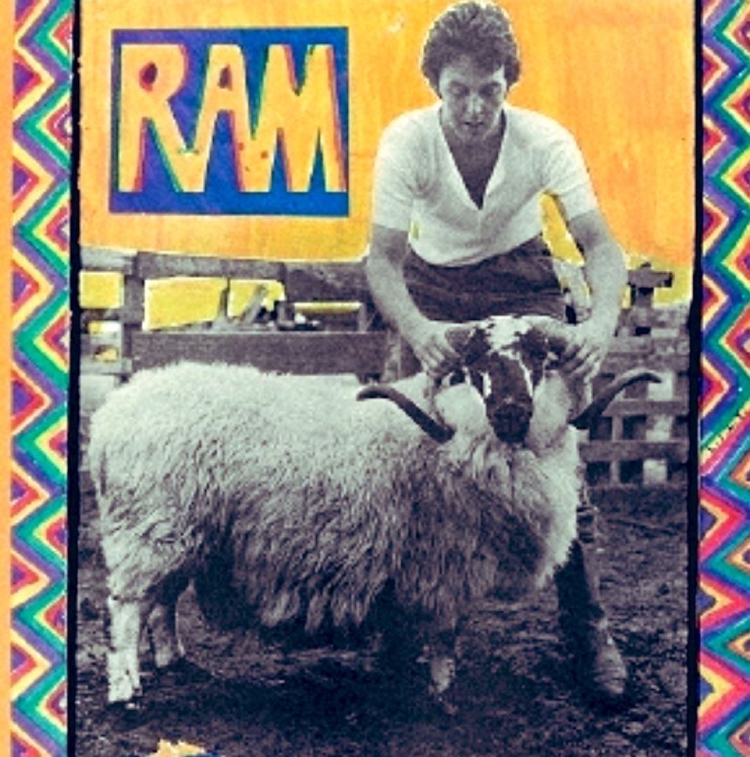 I’m listening to #PaulMcCartney &amp; #LindaMcCartney ”#RAM” on my going home🚃🚃💨
Have a nice evening🌟

Happy birthday💐Linda McCartney