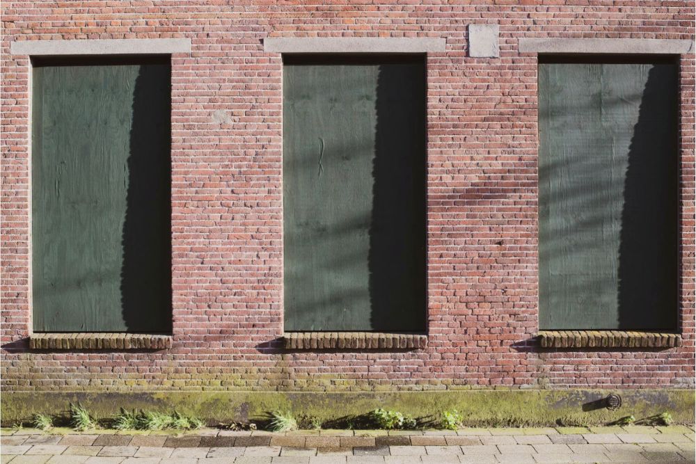 Een meerderheid in de Tweede Kamer steunt een amendement waarmee gemeenten de bevoegdheid krijgen om een heffing op te leggen aan vastgoedeigenaren als sprake is van langdurige #leegstand van een woning, dat is langer dan één jaar. vastgoedactueel.nl/kamer-geeft-ge… 
#woningmarkt