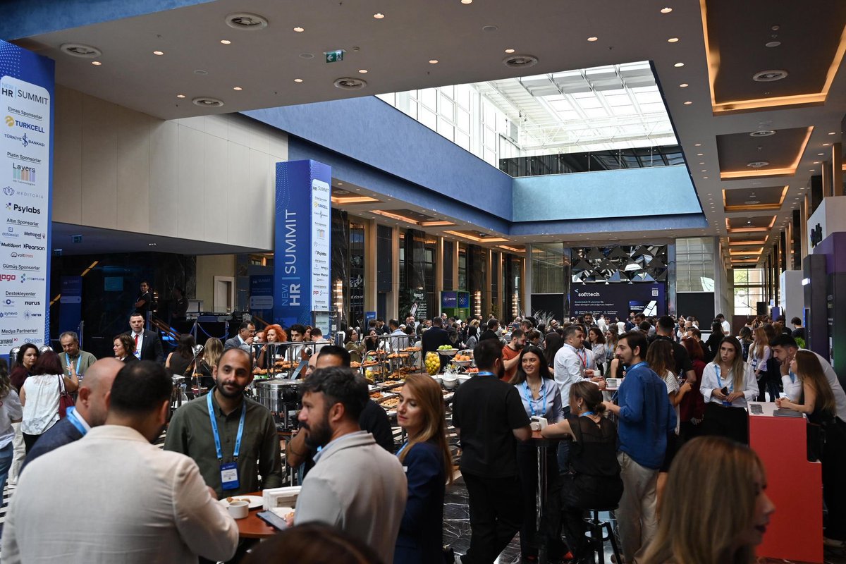 Öğle arası geldi! İlgi çekici oturumlar için enerji toplama vakti. Afiyet olsun 🍽️ #newhr25