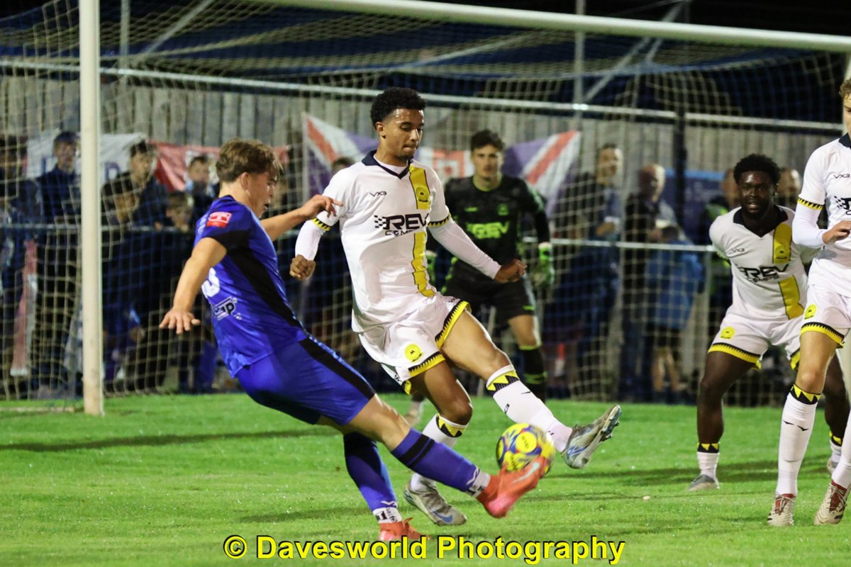 Bumper match  report and match photos Torquay United V Brixham AFC now on Davesworld 

davesworld.proboards.com/thread/1274/to…