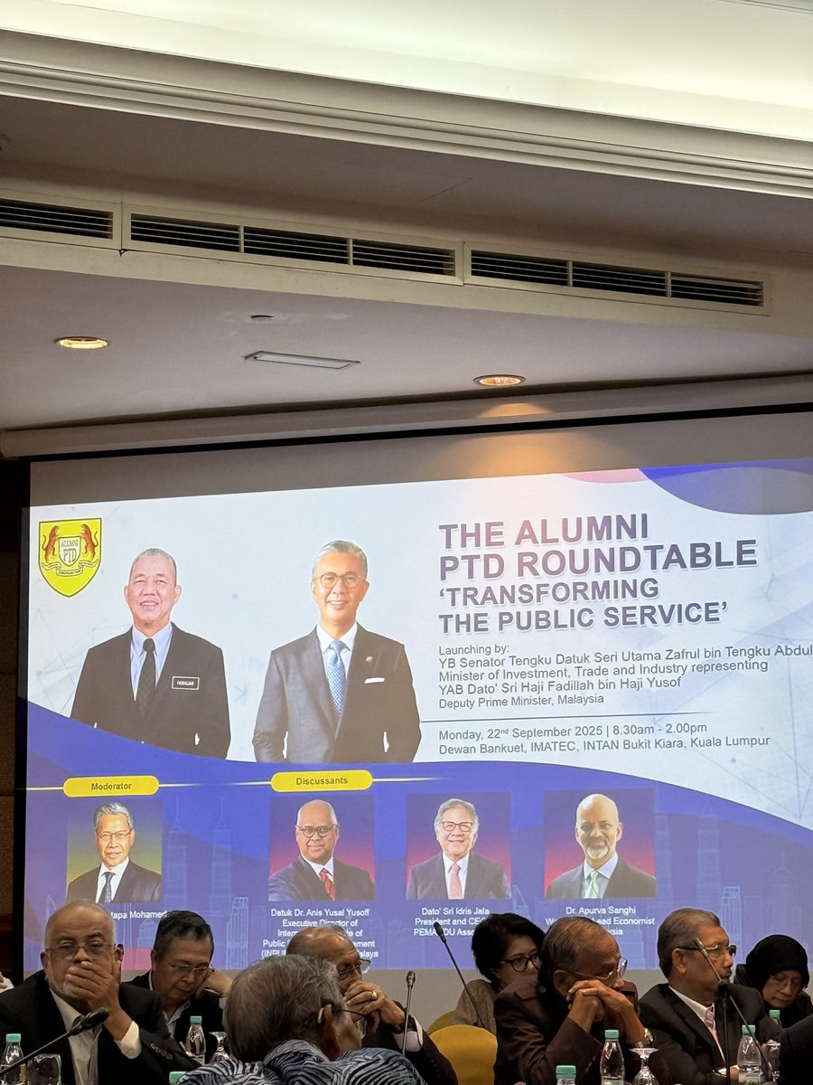 The session (moderated by Dato’ Sri Mustapa Mohamed - Tok Pa <a href="/Mustapa_Mohamed/">Mustapa Mohamed</a> ) brought together brilliant minds: Dato’ Sri Idris Jala <a href="/IdrisJala_/">Idris Jala</a> , Datuk Dr. Anis (UM), Dr. Apurva (World Bank), alongside PwC Malaysia &amp; Pertama Digital.