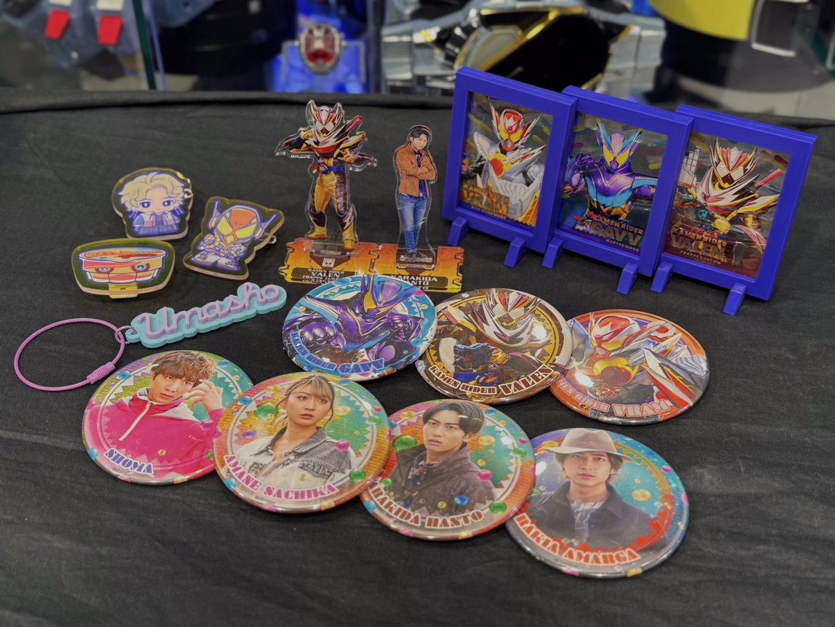 仮面ライダーストア キラキラ缶バッジコレクション　コンプセット セット販売＞トレーディングチャーム付き缶バッジコレクション(全8種