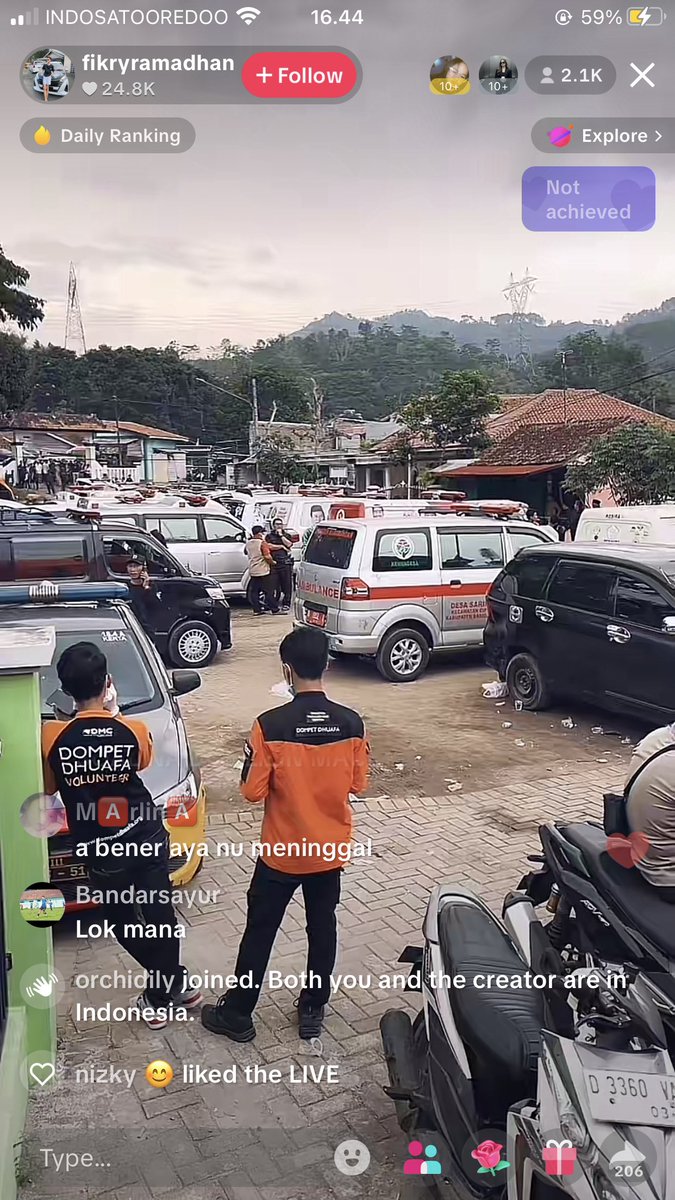 dewimaysaa's tweet photo. @humaniesproject Tadi juga banyak banget yang live di tiktok. https://t.co/4sPnfwvC29