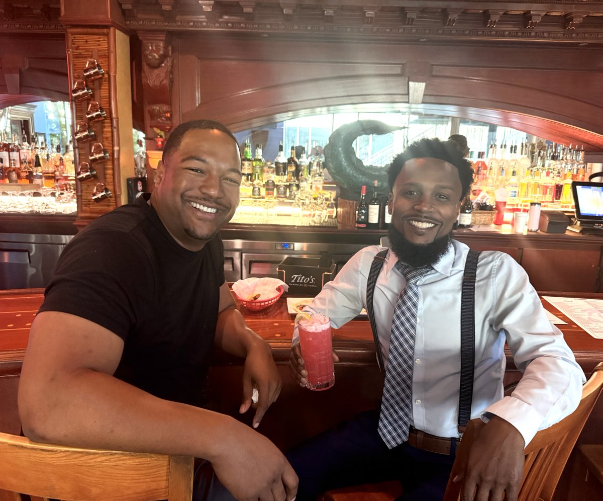 PussersPV's tweet photo. Have you tried our Happy Hour specialty cocktail, Tito’s Strawberry Lemonade? Made with Tito’s Vodka, strawberry puree, and fresh lemonade, it's available for $7 on our Happy Hour menu. Come by and give it a taste! 🍹 #HappyHour #CocktailMenu #TitosStrawberryLemonade https://t.co/kIhEFdPGfj