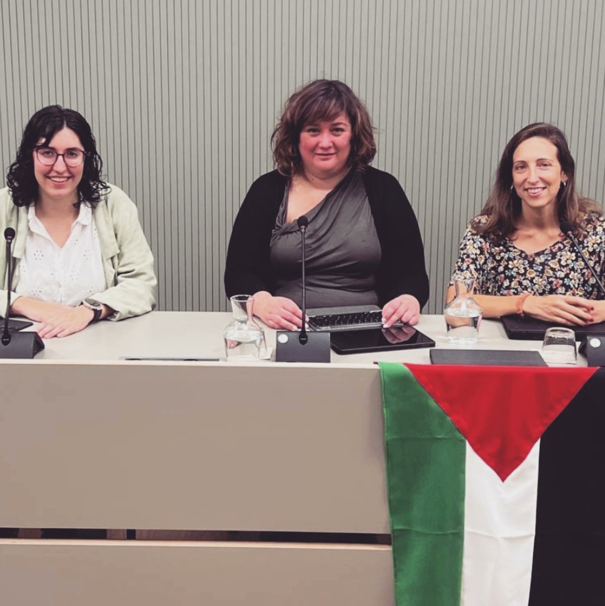 📢 Comença un nou curs polític! 

Seguirem treballant per la ciutat, fiscalitzant l'acció de govern, participant dins i fora de l'Ajuntament, i fent propostes que ajudin a construïr una ciutat més conscient, participativa i transformadora, acollidora i centrada en les persones.