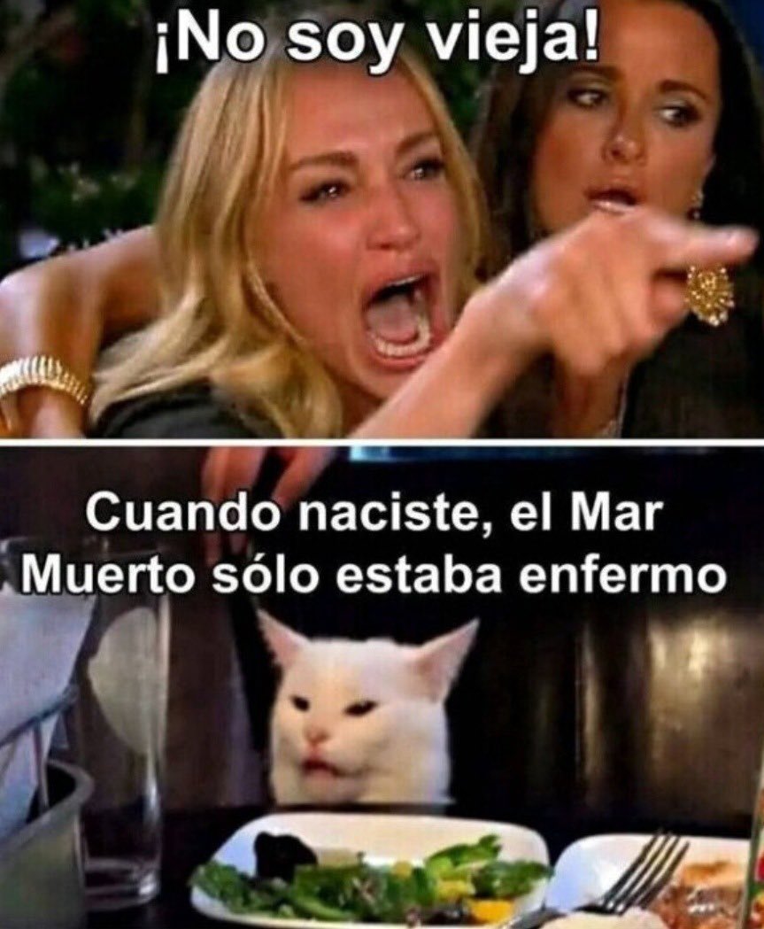 Me acaban de regalar un pastillero, UN PASTILLERO.