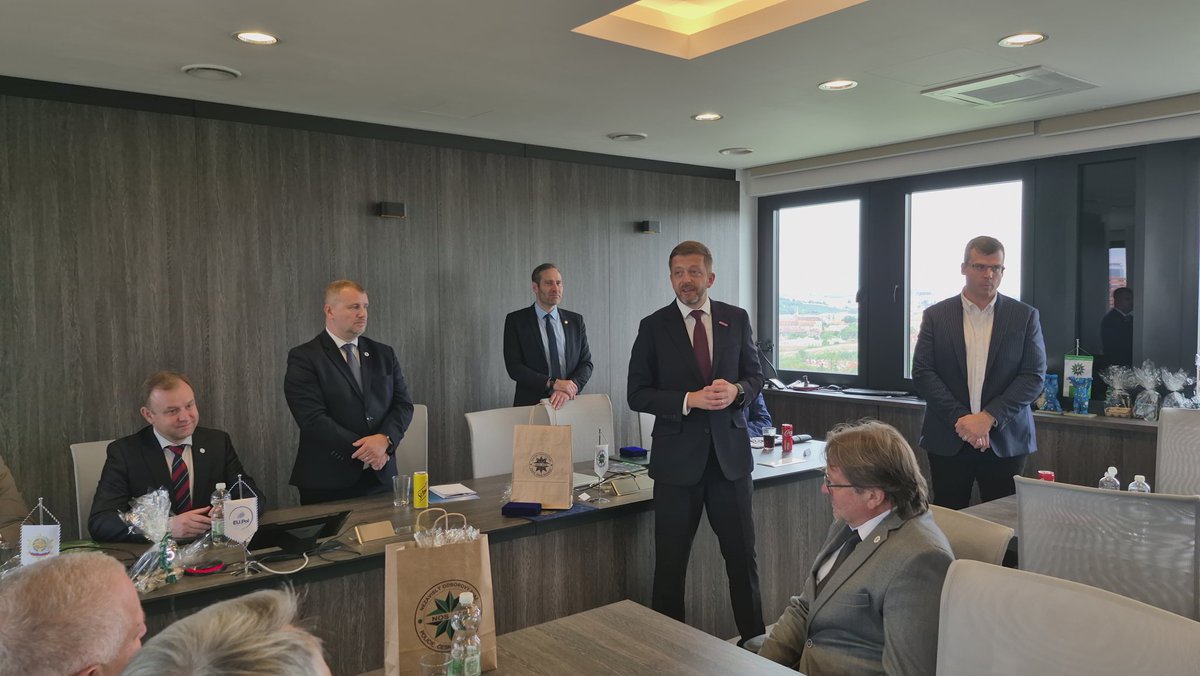 NOSPCR's tweet image. Společné jednání Výboru pro policii a Výboru pro vězeňskou službu. @NOSPCR přivítal vzácnou návštěvu.  @Vit_Rakusan @vnitro