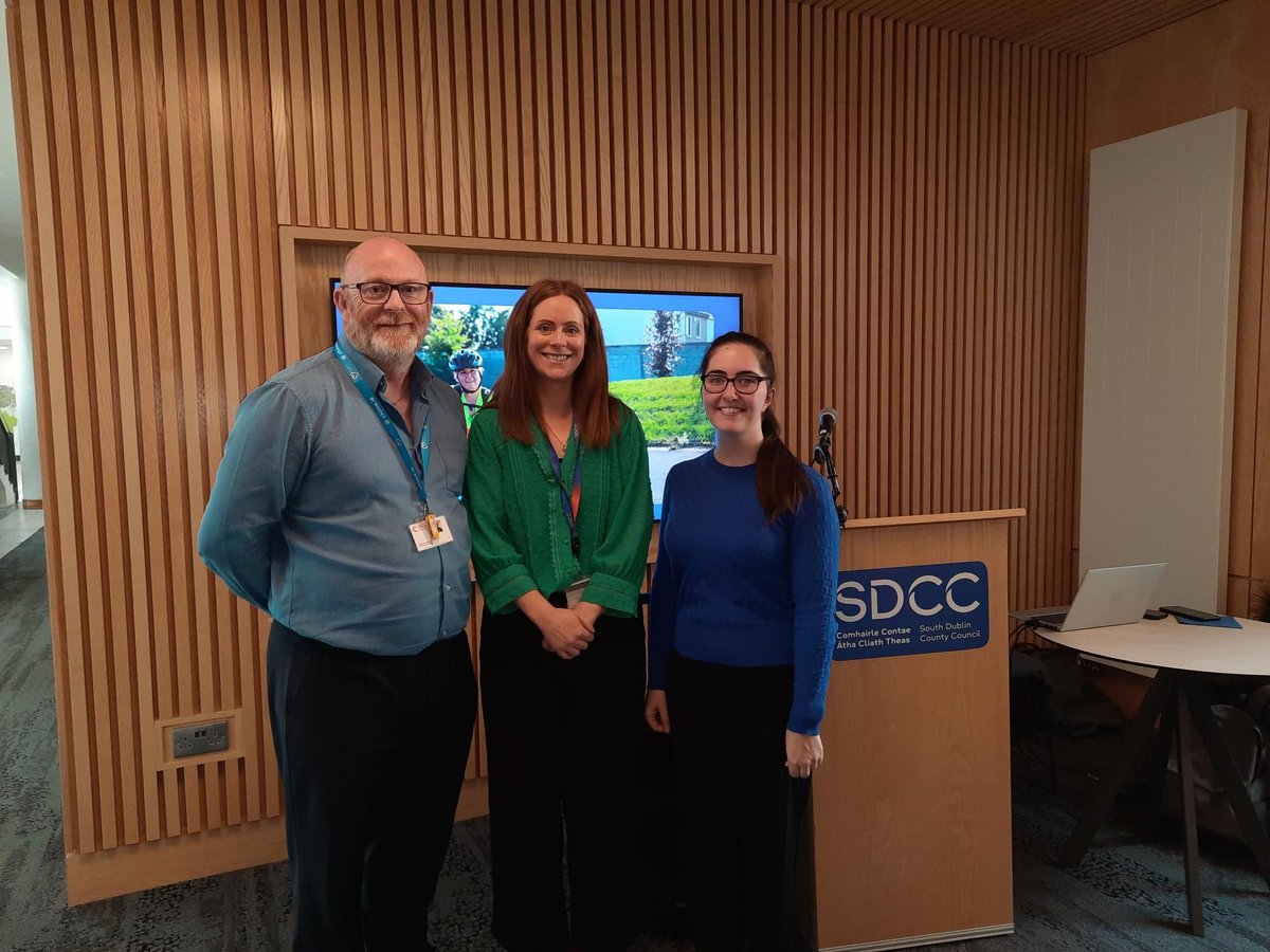 Celebrating Irish Sign Language Awareness Week

Yesterday, 23rd September, South Dublin County Council proudly marked Irish Sign Language Awareness Week at County Hall.

We were delighted to welcome Damien Owens (Chime) and Ciara McGeough (Irish Remote Interpreting Service,