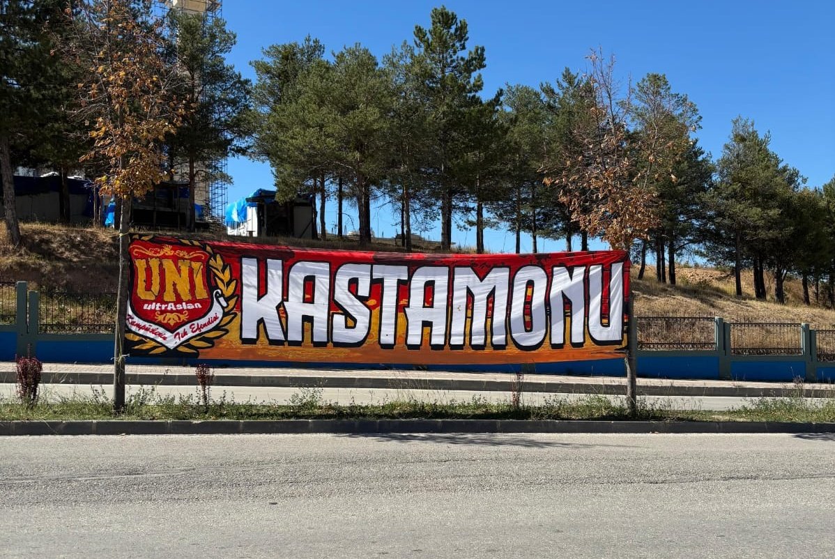 BİZ BİR AİLEYİZ KENETLENDİKÇE DAHA DA BÜYÜYEN !

Standımızın ikinci gününde Fakülte Büfedeyiz. Galatasaray'ımıza gönül vermiş tüm kardeşlerimizi standımıza  bekleriz.

#ultrAslanUNI