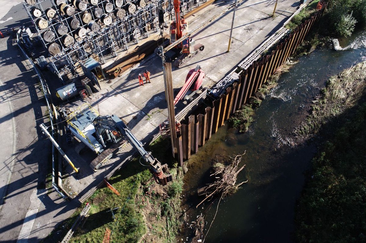 🚧 Project kickoff at River Irk for <a href="/Britcables/">British Cables Company</a>!

Sheet piling now underway to stabilise the riverbank &amp; protect the service yard. 🌊🛠️

#RestoringOurEnvironment #Construction #ProjectKickoff #SheetPiling #BritishCablesCompany