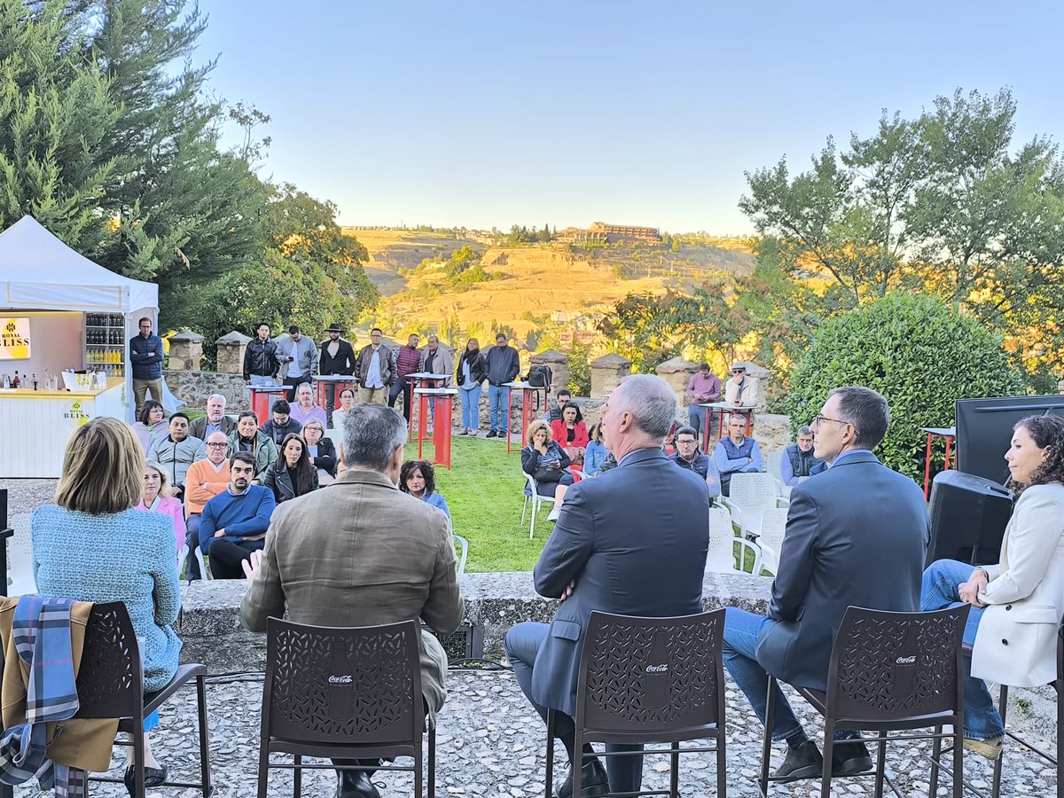 HOTUSEsg's tweet image. 🌱 Más de 130 hosteleros de Segovia se unen a #HosteleríaPorElClima: 138 bares y restaurantes aplican 2.251 medidas sostenibles, desde iluminación LED hasta reciclaje de vidrio y trabajo con proveedores locales.

📄 Accede a la nota de prensa completa: acortar.link/E0yeGR