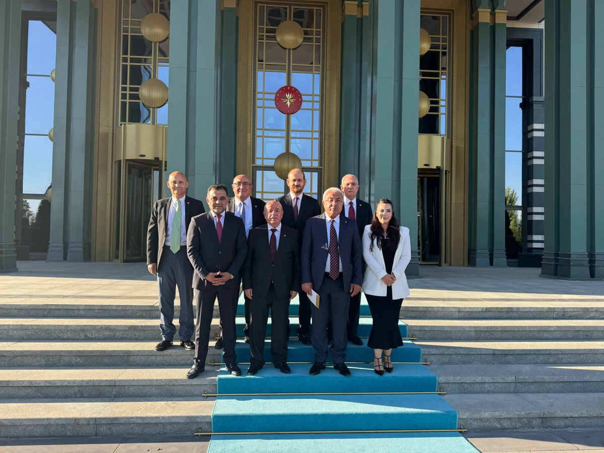 TUSAF YK Üyeleri Sn.<a href="/MMesutCakmak/">Mehmet Mesut Çakmak</a> bşklndğnda Cumhurbaşkanı Yard. Sn.Cevdet Yılmaz beyefendilerini ziyaret ederek sektörün sorunlarını dile getirdi.

TUSAF B.Members under the chairmanship of Mr.<a href="/MMesutCakmak/">Mehmet Mesut Çakmak</a> visited our V. President Mr.Cevdet Yılmaz conveyed the sector’s issues.