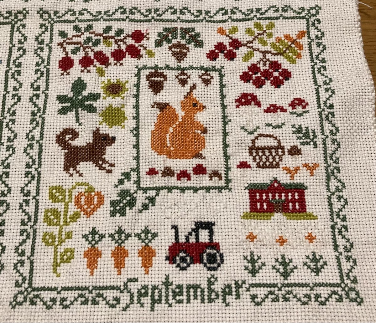 2025owlforest embroidery SAL
TWELVE MONTHS
9.September            9日目   完成！

 #of_twelve_months_SAL
#クロスステッチ