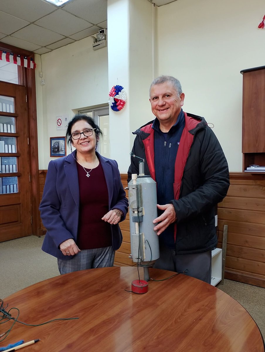Donación a UFRO Pucón de botella muestreo profundidad lagos, Niskin. <a href="/marcelomena/">Marcelo Mena-Carrasco 🚲♻️ 🇨🇱</a> <a href="/MMAChile/">Ministerio del Medio Ambiente</a>