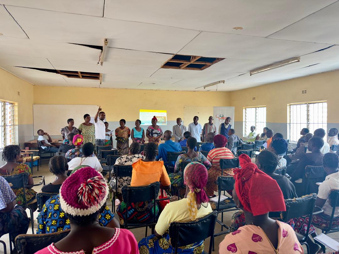 AE_Malawi's tweet photo. Day 1 of our Social Accountability Program training in Nathenje! 🌍 We’re empowering communities to own their development, demand transparency, and hold leaders accountable. Are you ready to play your part? https://t.co/DcLGyuP9rr