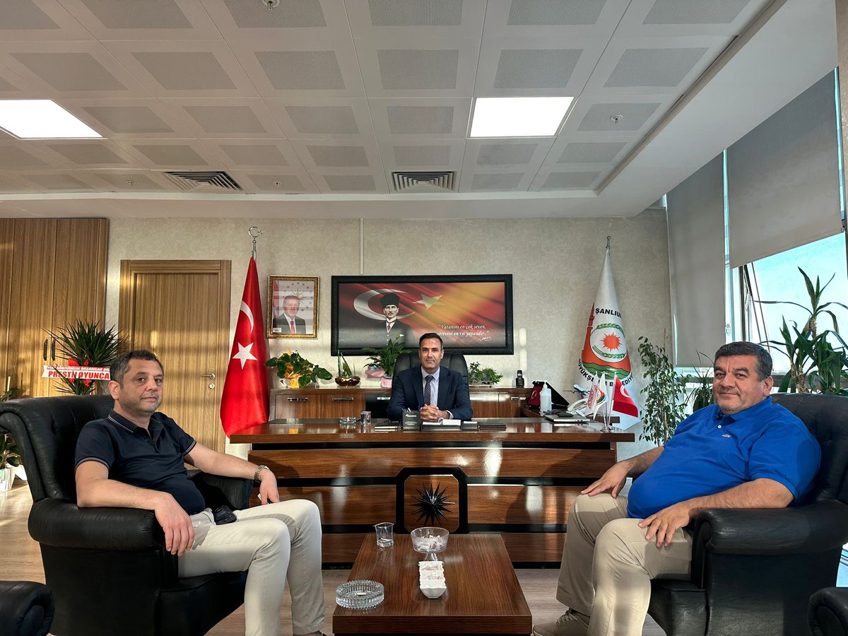 Şanlıurfa Büyükşehir Belediye Başkan Vekili Sayın Hasan Karataş’a Kadir Kılıçoğlu ile birlikte gerçekleştirdiğimiz ziyarette, Belediye Meclis Üyesi Şahin Demirel de bizlere eşlik etti. Nazik ev sahiplikleri için teşekkür ederiz. <a href="/kadirkilicoglu4/">Kadir Kılıçoğlu</a> <a href="/hsnkaratas1907/">Hasan KARATAŞ</a> <a href="/sahin_demirel63/">Şahin Demirel</a>