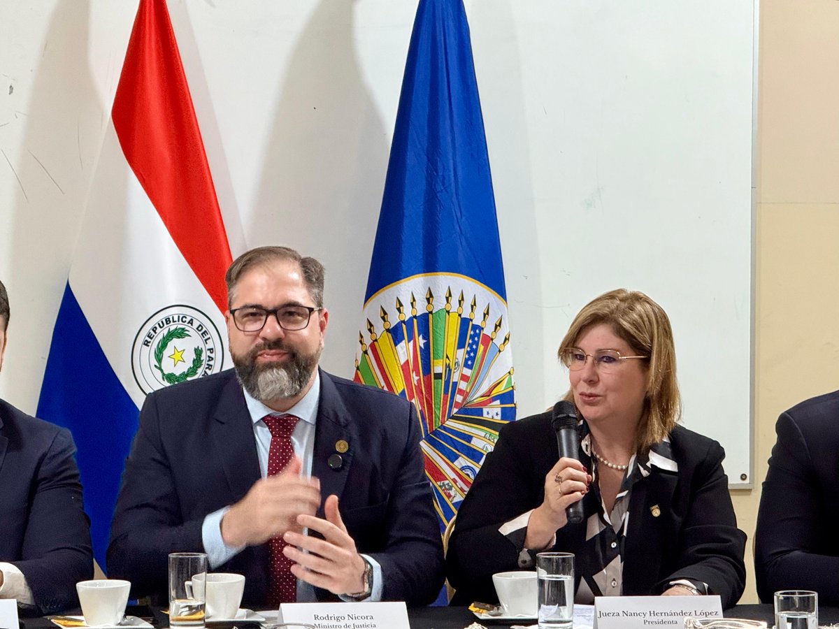 Ayer, 23 de septiembre de 2025, la Corte Interamericana de Derechos Humanos sostuvo una reunión protocolaria en Asunción con el Ministro de Justicia, Rodrigo Nicora Villamayor; y el viceministro de Justicia, Rafael Caballero Campos, como parte de las actividades del 180° Período