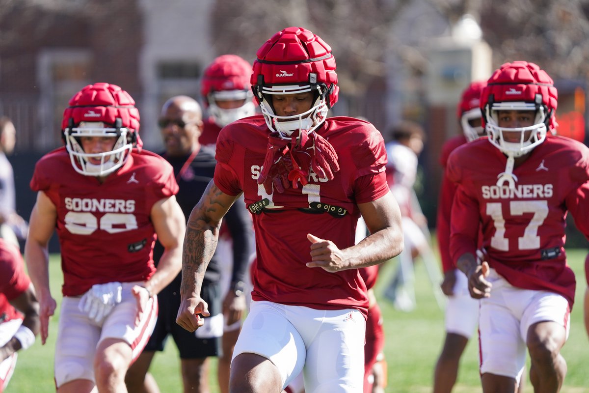 Brent Venables confirmed this morning that CB Eli Bowen and WR Javonnie Gibson have returned to practice for the #Sooners.

Both are in line to make their season debuts Oct. 4 vs. Kent State.