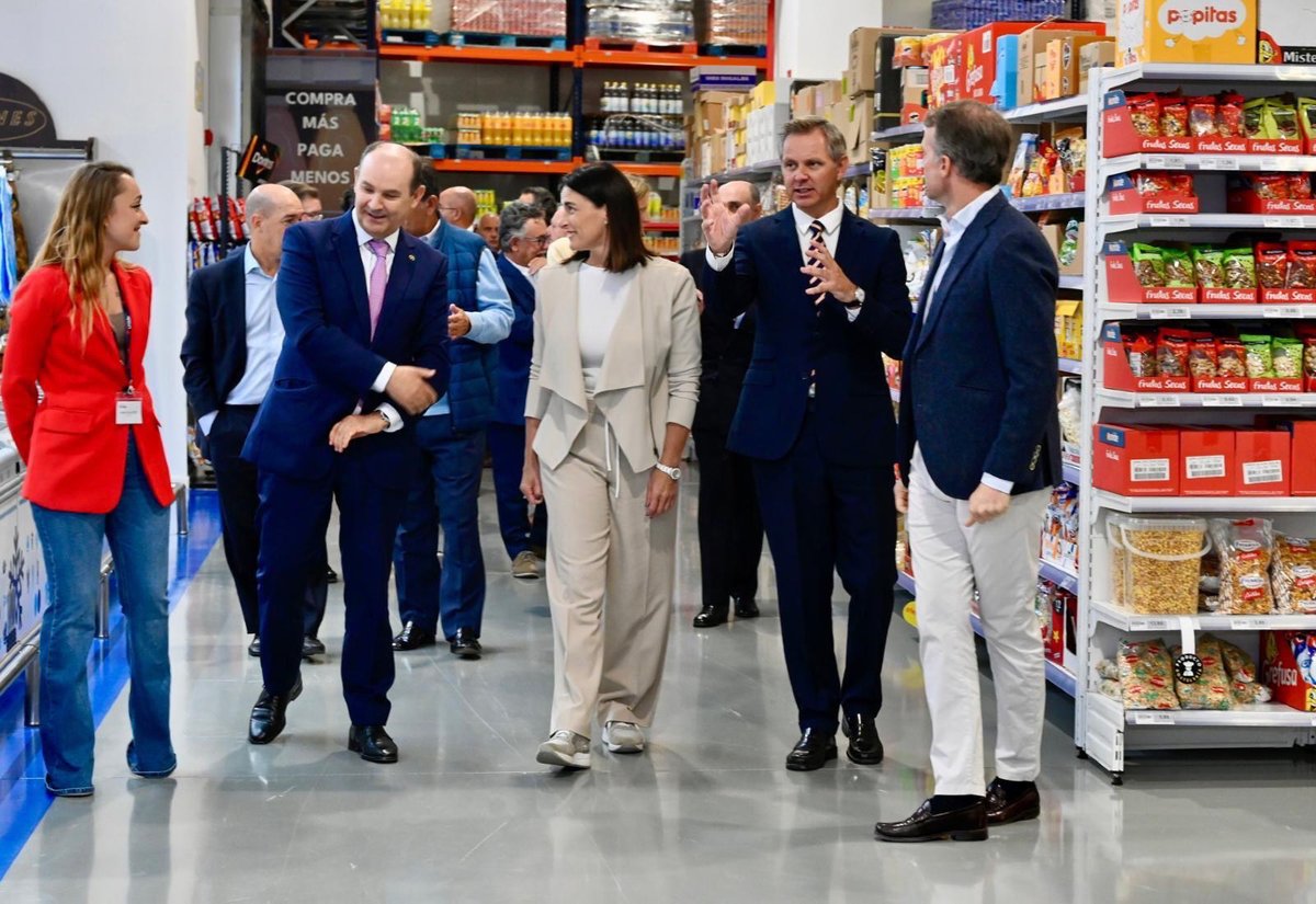 Mercasa_mercas's tweet image. 🆕 #Mercasantander estrena Cash &amp;amp; Carry de #Unide

🗣️“Con esta nueva apertura, se amplía la oferta de servicios para mayoristas, detallistas y canal HORECA en Cantabria” destacó @jose_minones, presidente de #Mercasa, durante la inauguración

🔗 f.mtr.cool/gceyprduzy

#SomosRed