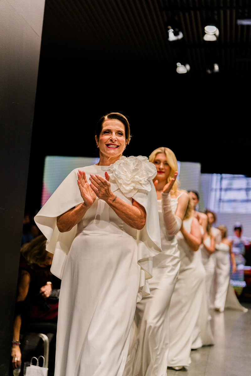 Malubrufatto's tweet photo. Segunda-feira desfilamos para o Atelier Jardim Secreto que fez os vestidos das noivas do #CasamentoÀsCegasBrasil 50+! Experiência incrível com a Patricia Granha no Hotel Unique! https://t.co/zTmjVhBhOO