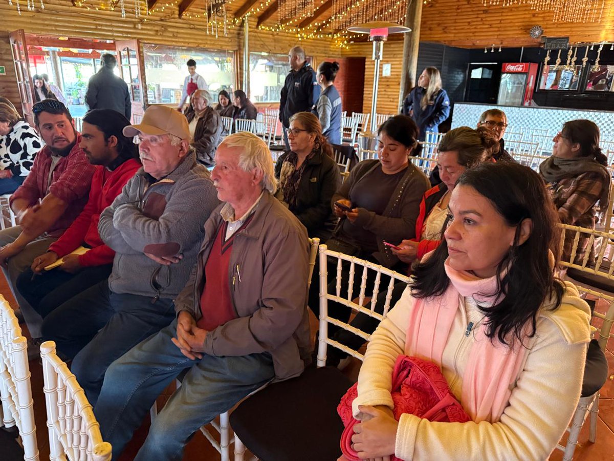 Seremi (s) <a href="/MinagriMaule/">Minagri Maule</a> y directora regional <a href="/INDAP_Chile/">INDAP_Chile</a> #Maule participaron en la reunión CAR CADA de provincia de #Talca donde dirigentes campesinos se capacitaron sobre la nueva Ley Apícola con <a href="/sagchile/">SAG</a> y  las normas <a href="/SII_Chile/">SII</a> de cumplimiento de obligaciones tributarias