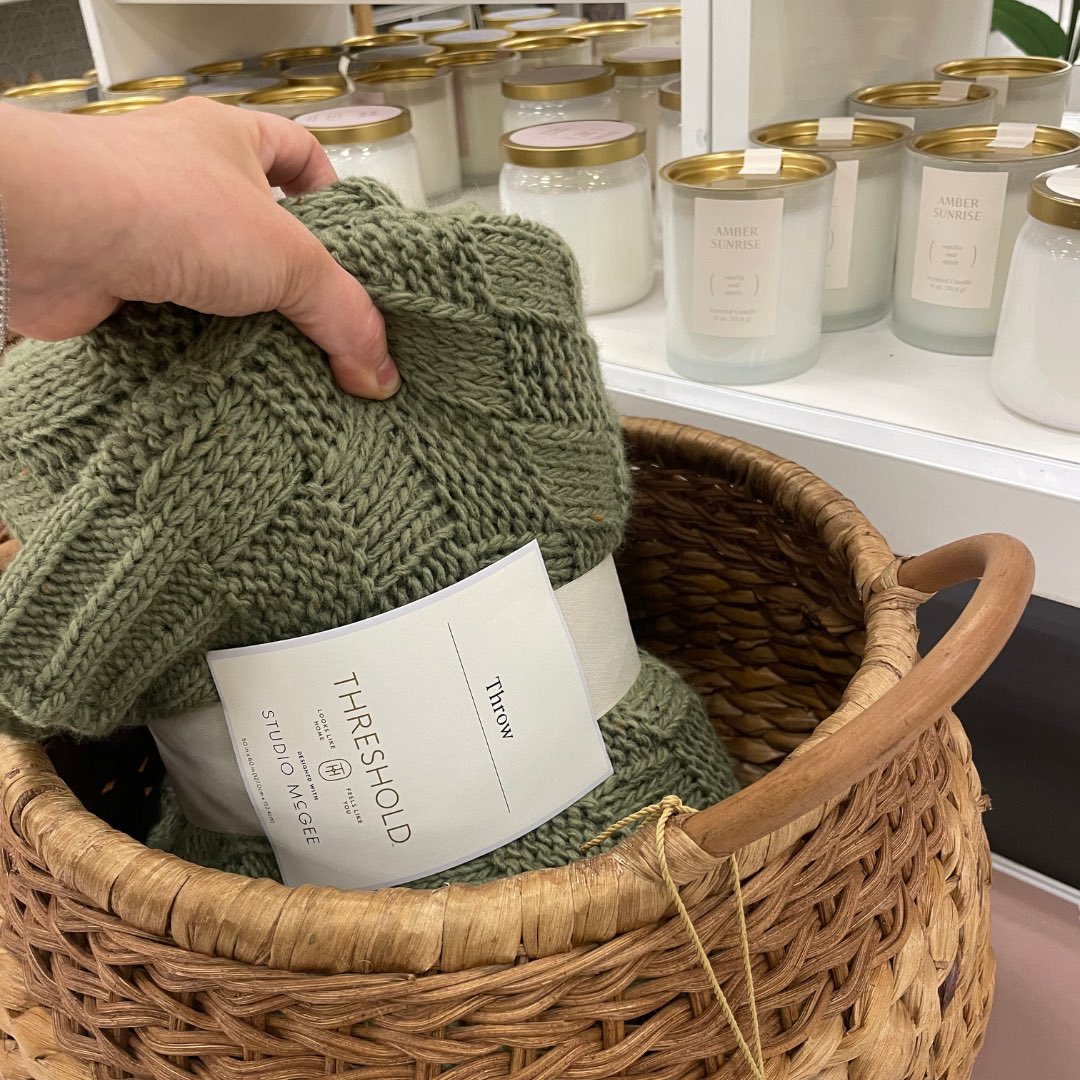 🍁 Fall Finds → cozy throws, candles + baskets from Target at Belmar.
See more of our favorite seasonal picks: bit.ly/FallFinds_2025 #ExploreDowntownLakewood