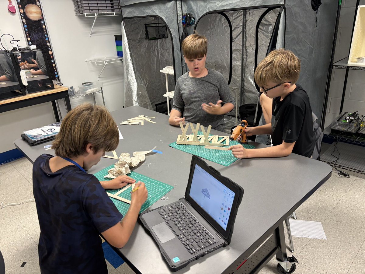 Siegel Middle School STEM tweet media