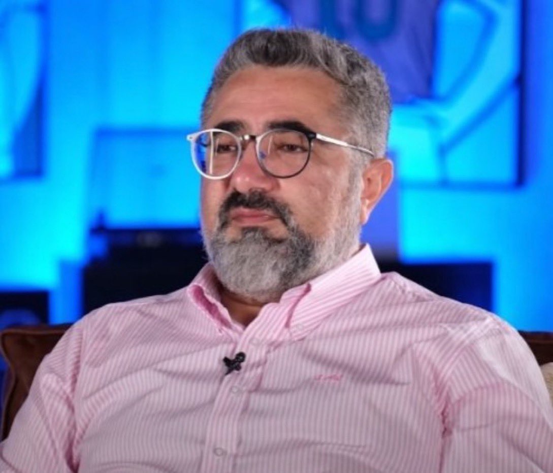 S_HazinogLu's tweet image. Bu adam duygusal boşluklardan yararlanıp fitne saçan bir reyting kaşarıdır.

Hiçbir Fenerbahçeli bu kolpacının yorumlarına etkileşim vermemeli !

#SerdarAliÇelikler