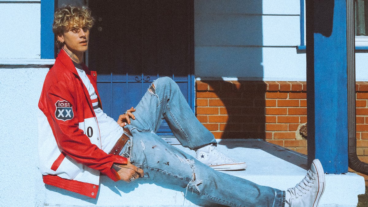 PRESALE IS LIVE!🤘Grab your tickets now for <a href="/machinegunkelly/">mgk</a>'s THE LOST AMERICANA TOUR at Ruoff Music Center on Saturday, June 20! With <a href="/wizkhalifa/">Wiz Khalifa</a> &amp; <a href="/MODSUN/">MOD SUN</a>. Grab tix now with the code: 26RUOFF. See you there!👉 livemu.sc/46HHaFl

🍺Part of the Coors Light Concert Series