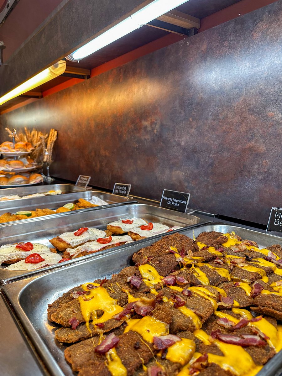 hernanvam's tweet photo. 📍El paraíso de las milanesas full 🔥
Hay un lugar donde pagás solo 65 mil Gs. y podés comer sin límite todas las variedades de milanesas. En ese precio incluyen también: canasta de entrada + guarniciones + ensaladas + postre. Bueno, riquísimo y barato. La info abajo👇🏼 https://t.co/46e40rJIqJ