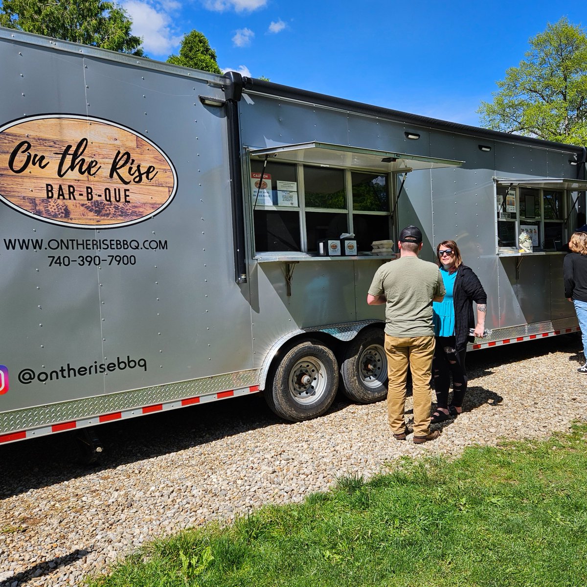 For one day only, On-The-Rise is back on a Thurs, and that day is tomorrow!

Whether you're here for our Line Dance Party or just here to hang on FriYAY Eve, On-The-Rise will be here to serve you their mouthwatering 'que from 5-8pm.

#ontherise #findyourwinetime #whattodoinwoo