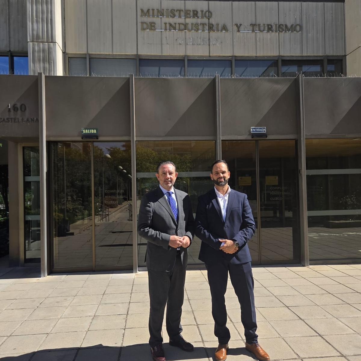 Les #IllesBalears surten reforçades en matèria d’inversió energètica fins al 2030 amb una planificació elèctrica que inclou:

✔️ Segon cable Mallorca-Menorca
✔️ Culminació segon cable entre la península i Mallorca amb entrada per Alcúdia
✔️ Electrificació dels ports de Palma,