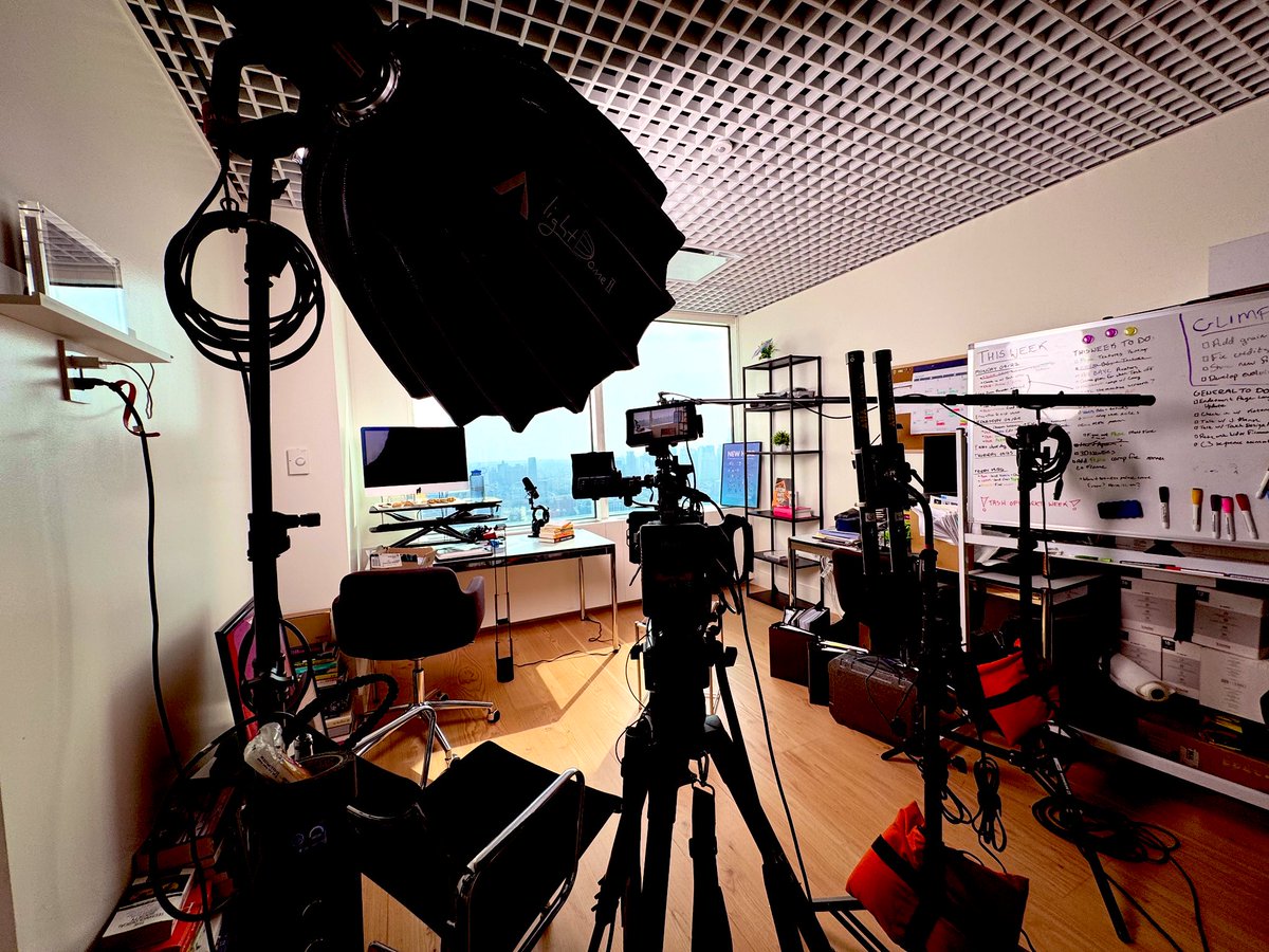 stepping in front of the camera today <a href="/dpopstudios/">DPOP Studios</a> with <a href="/BoysClubWorld/">Boys Club™</a> and <a href="/a16zcrypto/">a16z crypto</a> 🤞