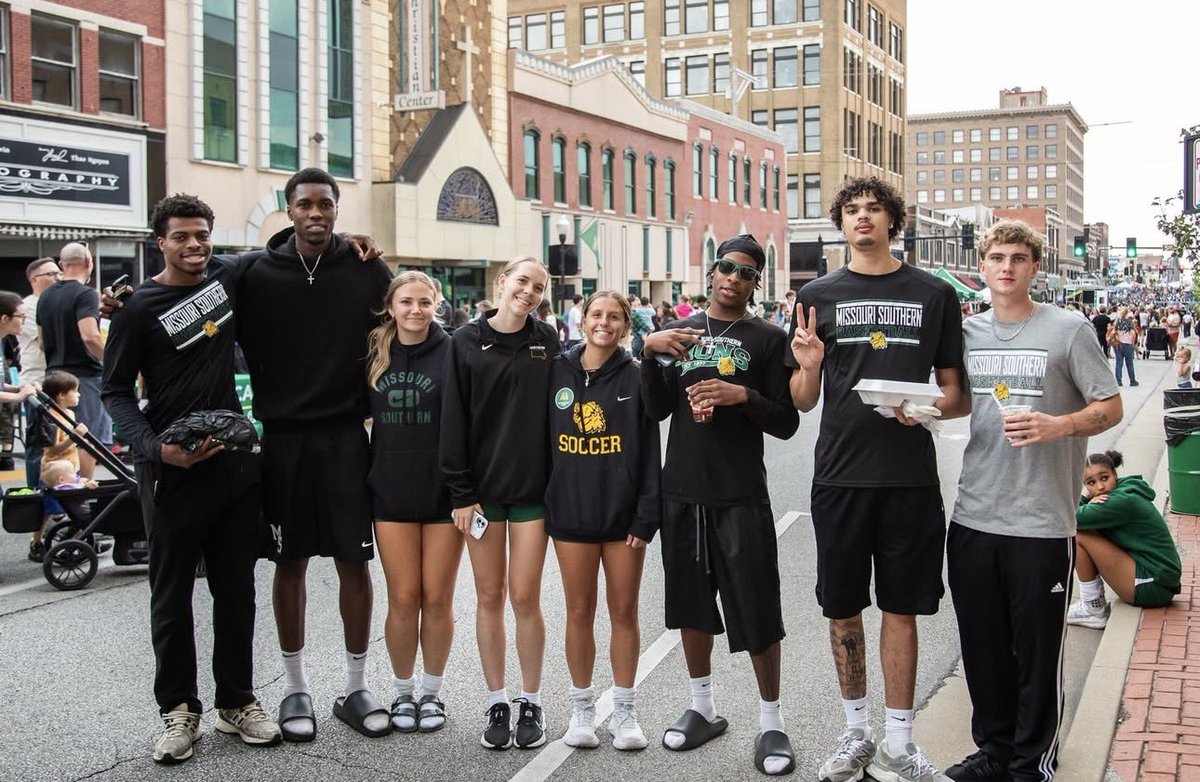 We’re still thinking about last Thursday #thirdThursday #Team58 🦁