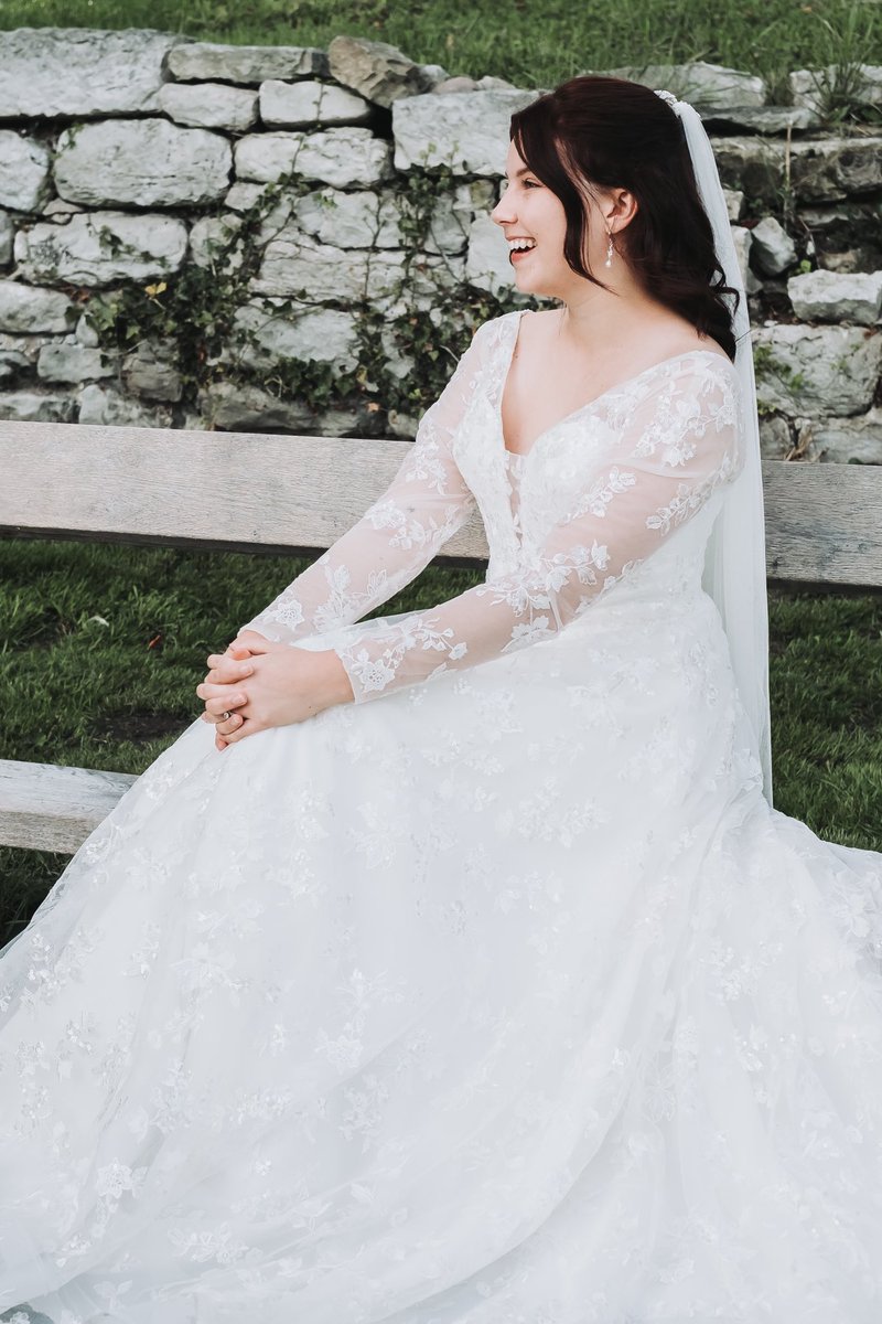RebeccaStow97's tweet photo. I got married again (to the same guy) last Friday in my hometown with my family watching on, and it was perfect and sweet and wonderful ✨ https://t.co/BBY4Odh6Oh