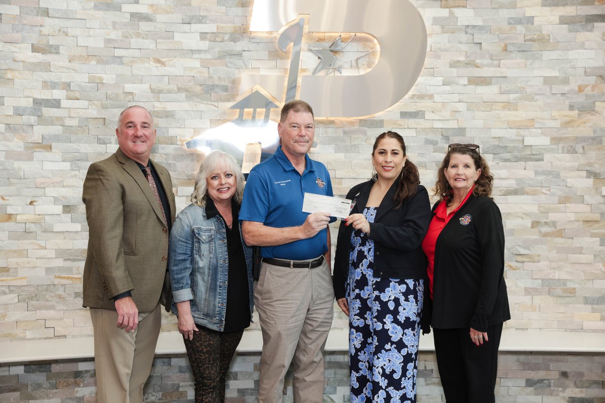 Pasadena Mayor Thomas Schoenbein stopped by today to present a generous contribution to the Pasadena ISD Education Foundation on behalf of our friends at Port Houston.

We extend our sincere thanks to Commissioners Alan Robb and Clyde Fitzgerald!