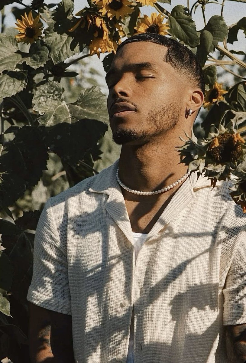 FallenClassic's tweet image. Kaine

21+ writer/MDNI
2nd person para Rp
Straight
Single
Literate and descriptive
Dominant personality
Years of exp
DMs are open to mutual

Life is too short to be stressed so don’t!