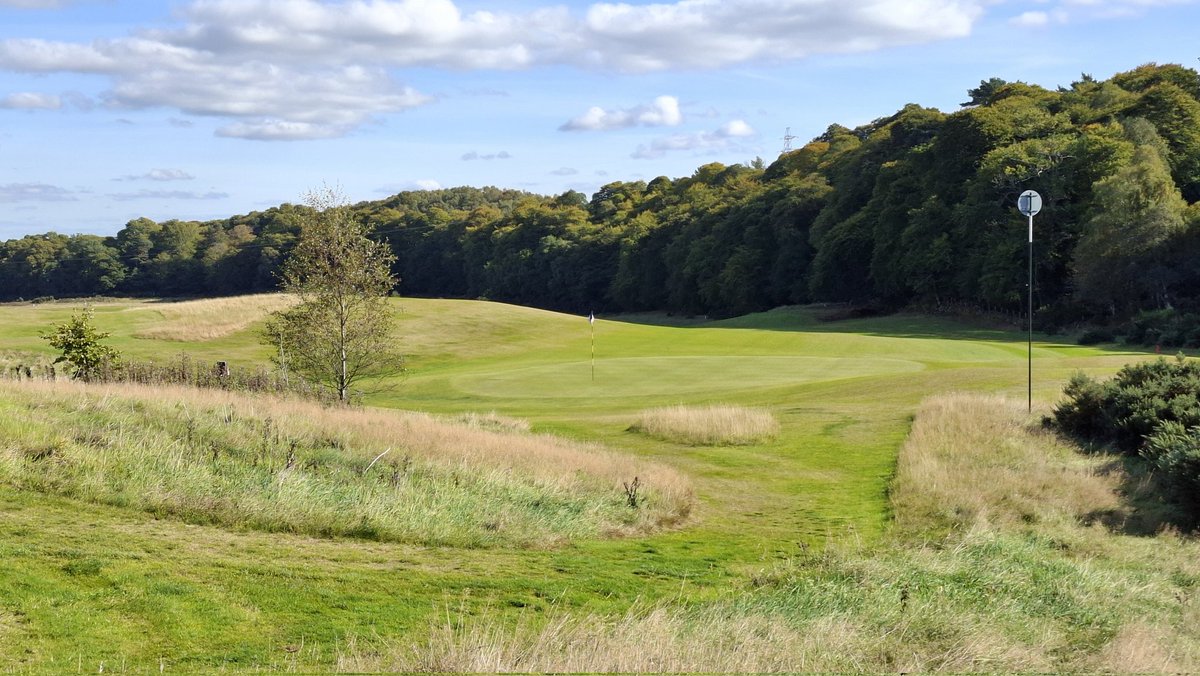 Still shirtsleeves and shorts in the Highlands and very impressed with <a href="/kingsgolfclub/">Kings Golf Club Inverness</a> in Inverness on <a href="/GolfMonthly/">Golf Monthly</a> visit today. Loved the 11th hole (first pic) playing up to the top...