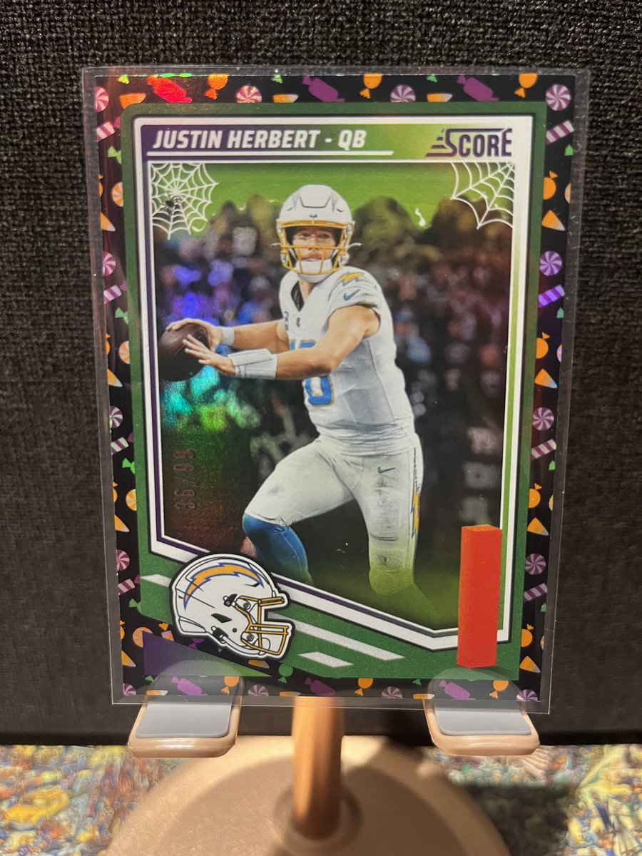 Pulled this absolute gem out of a Score-A-Treat Halloween pack last night! 

36/99 #TheHobby