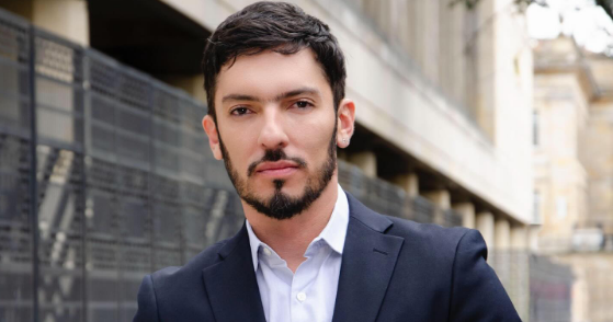 instinctmag's tweet image. Is Colombia's Non-Binary Minister a Revolutionary Hero or a Political Stunt? dlvr.it/TNGXK7 #GayPolitician #juancarlosflorian #NonBinary #Colombia