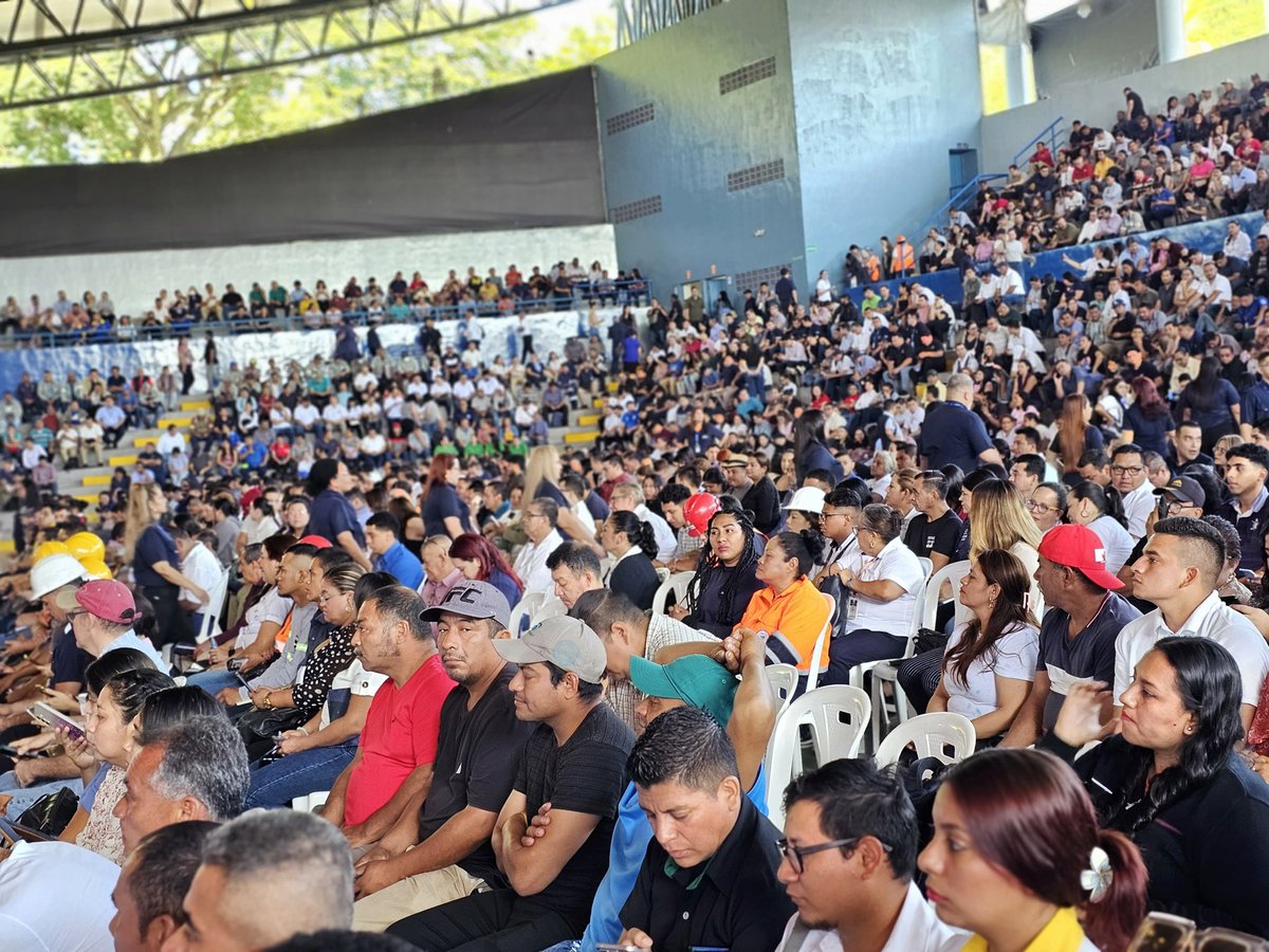 Éxito rotundo en el lanzamiento del Observatorio de Accidentes Laborales – Prevención 360°

El Ministro de Trabajo, <a href="/RolandoCastroSv/">Rolando Castro</a>, destacó la amplia participación en el evento, reflejo del compromiso conjunto de empleadores, trabajadores y #ComitesDeSeguridadOcupacional con la