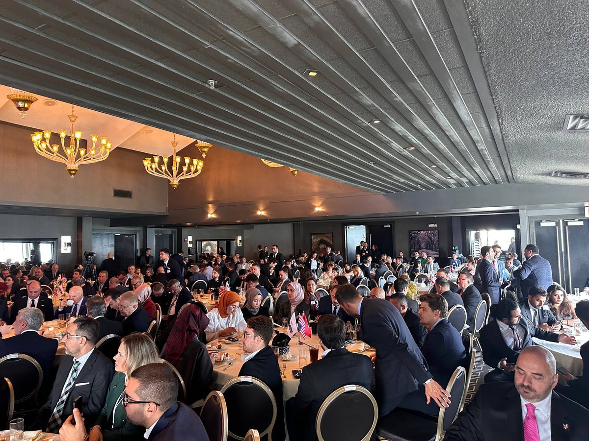 Anadolu Aslanları İş Adamları Derneği (<a href="/ASKON/">ASKON 🇹🇷</a>) ev sahipliğinde New York’da Türk-Amerikan iş dünyası temsilcileriyle bir araya geldik.

Türkiye'nin 23 yılda sanayi ve teknoloji alanında kaydettiği ilerlemeyi konuştuk.

ABD ile ikili ticaret hacmimizi 100 milyar dolara yükseltecek,